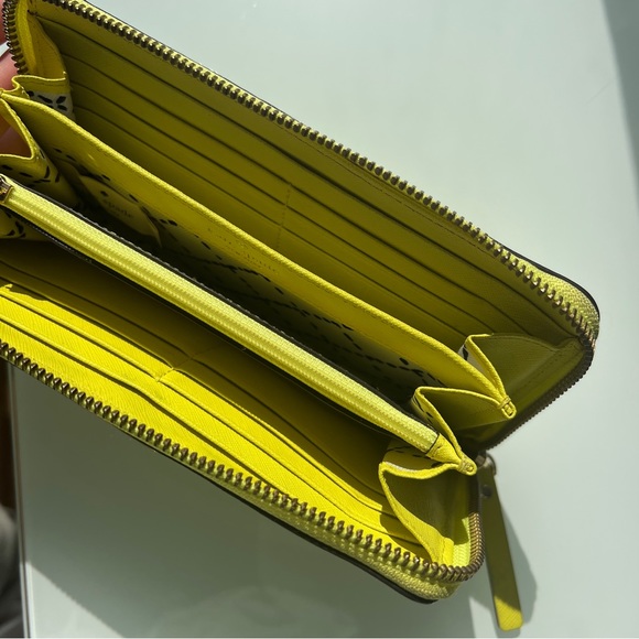 ♠️ Kate Spade leather continental wallet w/ zippered coin fluorescent yellow - Picture 4 of 12
